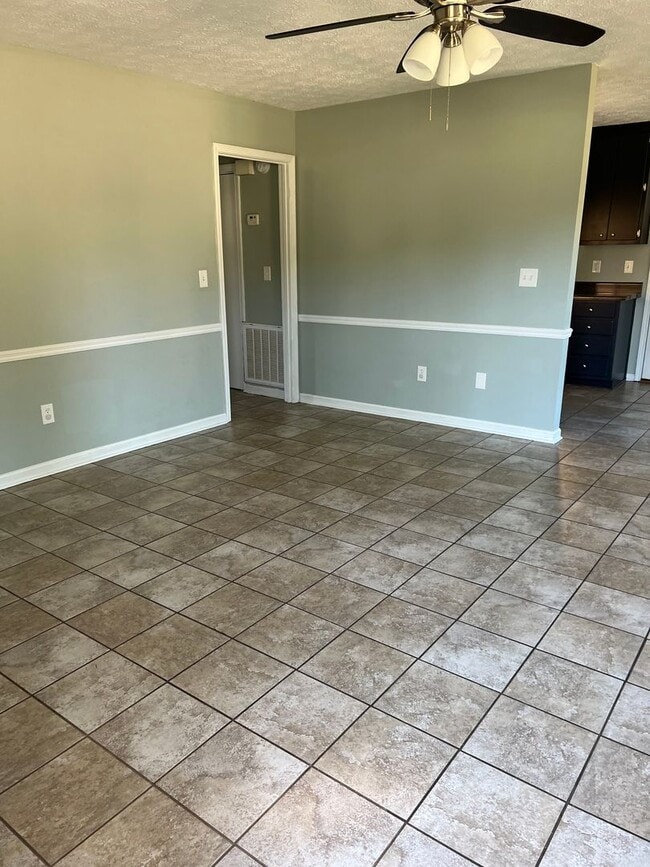 Building Photo - 97 Evergreen Ln