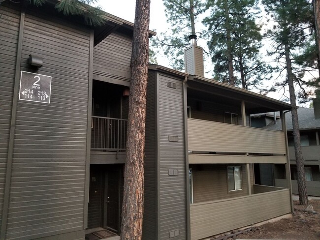 Building Photo - Upgraded West-Flagstaff Condo in the Arbor...
