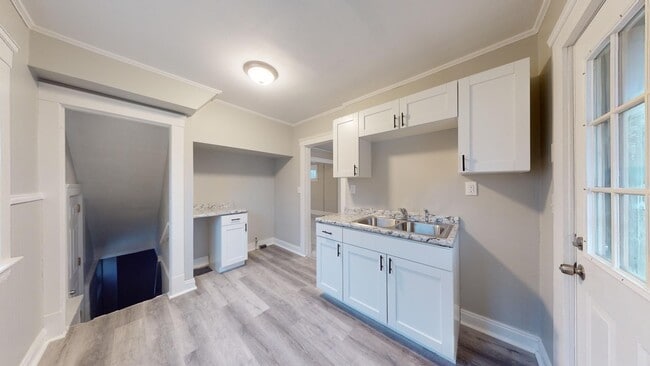 Building Photo - Brooklyn Centre neighborhood - 3  bedroom/...