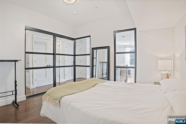 Building Photo - 6401 Park Ave