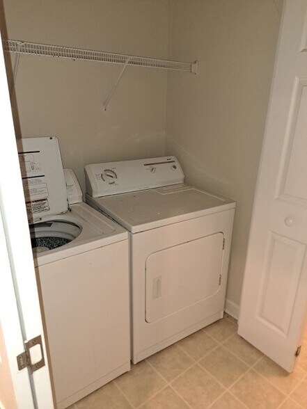Building Photo - 2768 Gatewood Cir