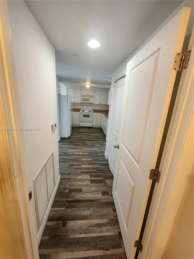 Building Photo - 1250 S Miami Ave