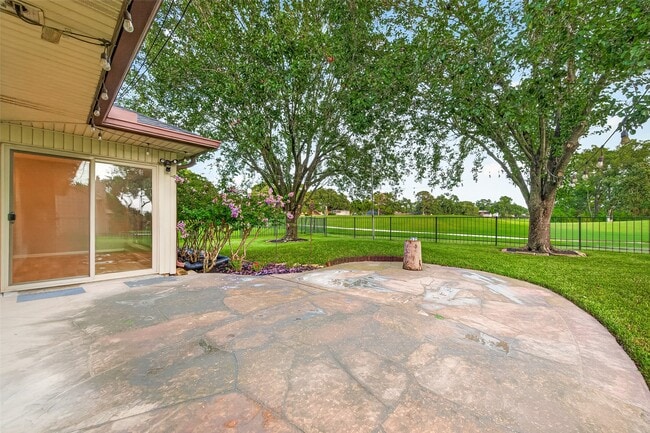 Building Photo - 2103 Winged Foot Dr