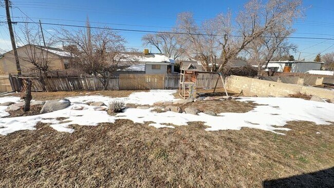 Building Photo - COTTONWOOD HEIGHTS 4 bed 3 bath family home