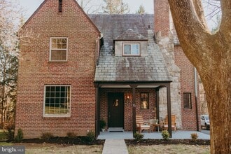 Building Photo - 15 Safe Harbor Village