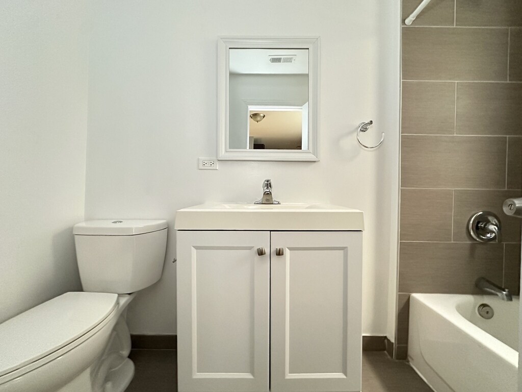 Building Photo - 1640 W Pratt Blvd