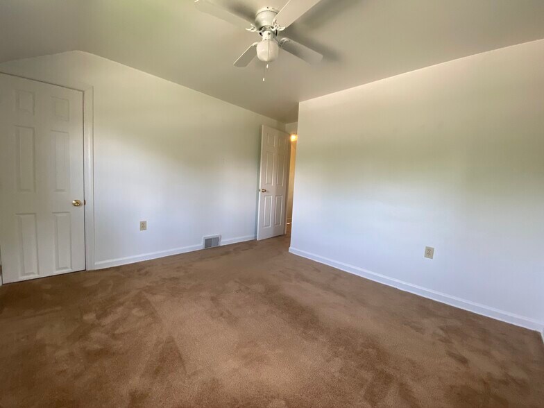 Front Bedroom - 4443 Clairton Blvd