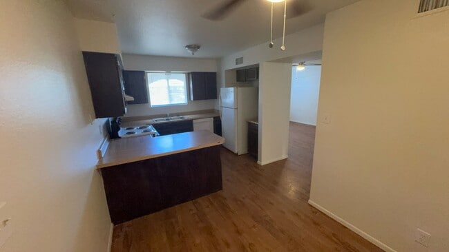 Building Photo - Great Mesa Home!