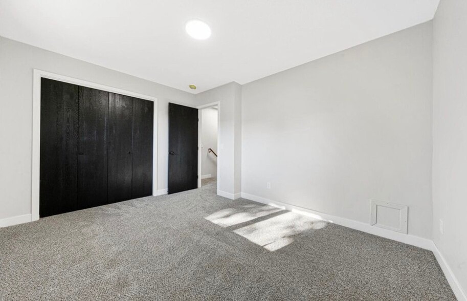 Building Photo - 1639 Pleasant View Dr