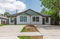 Building Photo - 5121 Southwind St