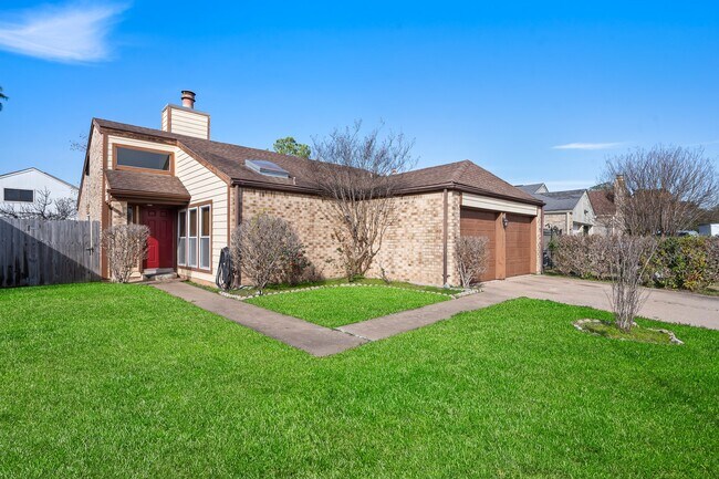 Building Photo - 4330 Willow Beach Dr