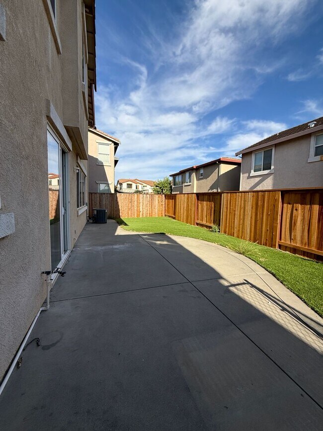 Building Photo - 2429 Flatley Cir