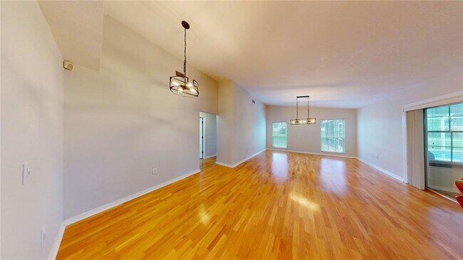 Building Photo - 7923 Ridge Pointe Dr E