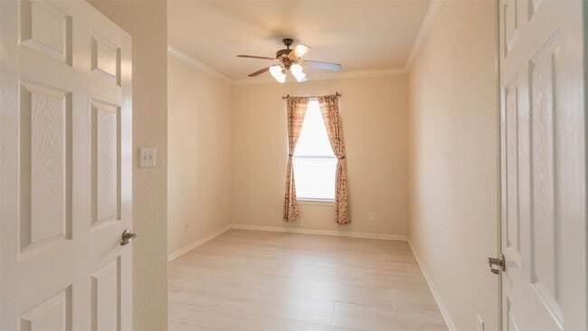 Building Photo - 7003 Kendall Lake Ct