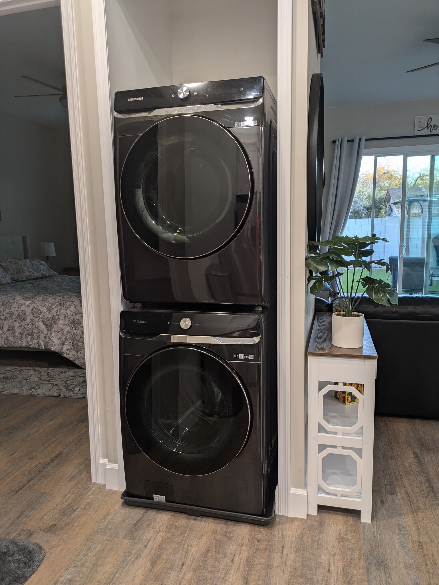 Attached apartment washer&dryer - 8879 E Friess Dr