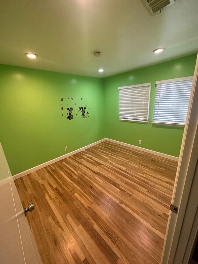 2nd bedroom - 15526 Septo St