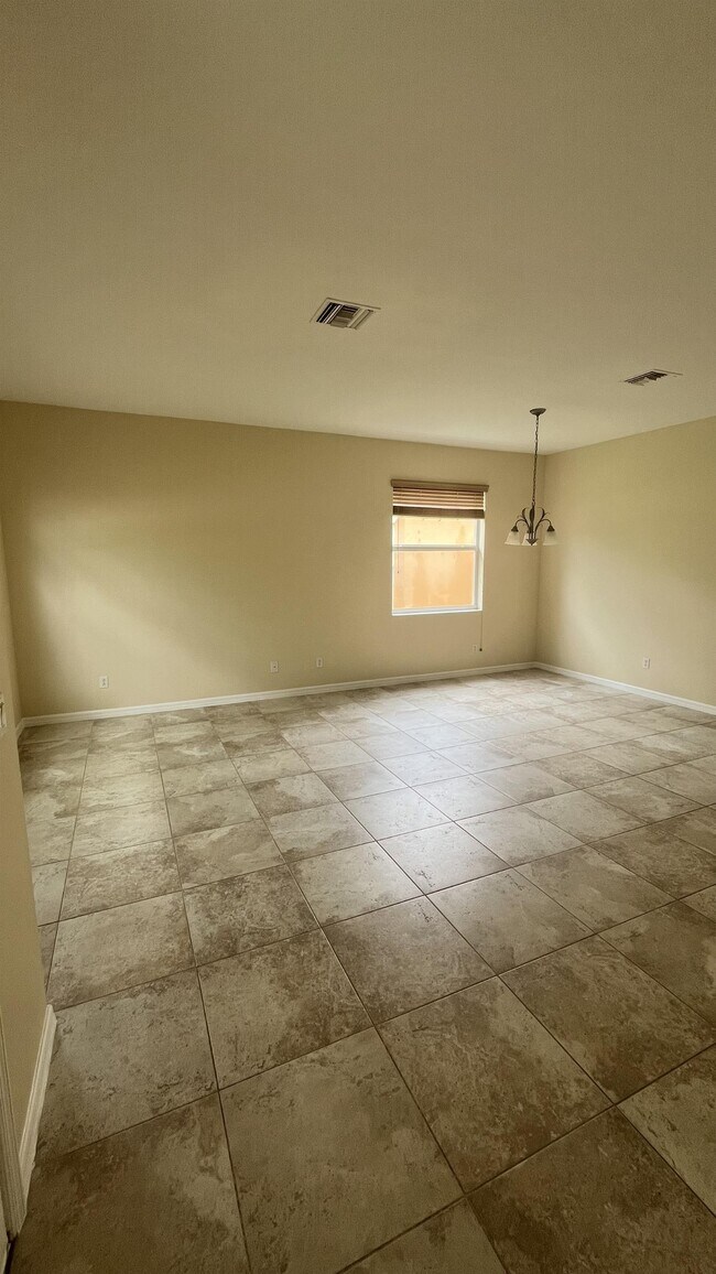 Building Photo - 9368 Via San Giovani St