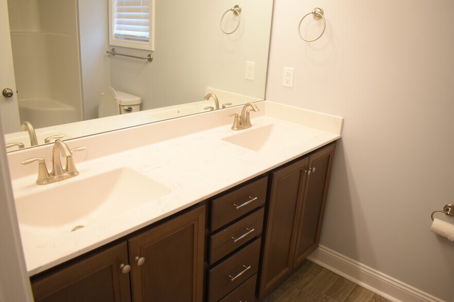 Building Photo - 4624 Runaway Bay Ln