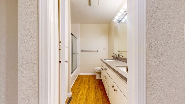 Building Photo - 1145 Edwards St