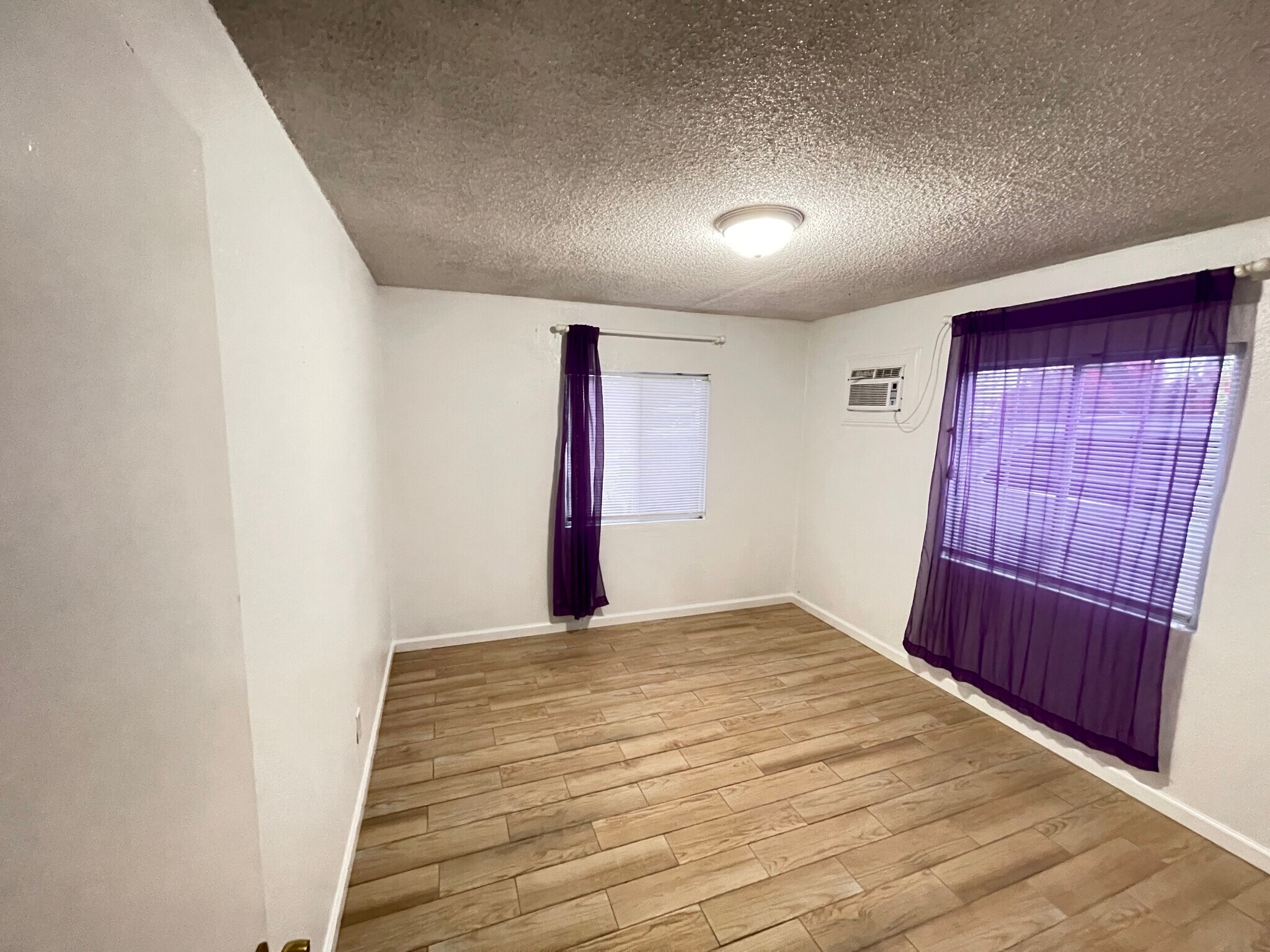 Bedroom - 5890 Noble St