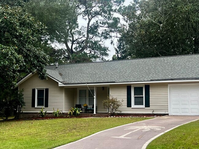 Building Photo - 1234 Island View Dr