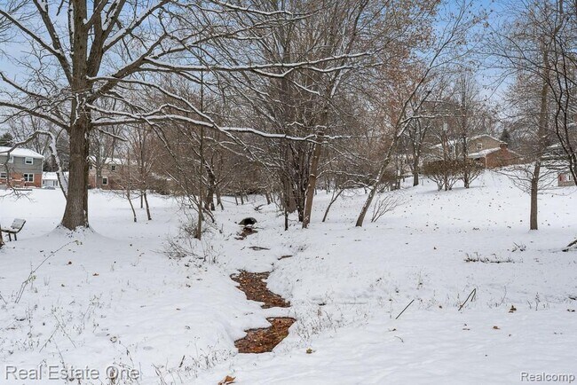 Building Photo - 732 Rutgers Rd