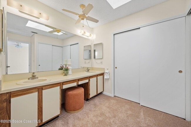 Building Photo - 763 Green Valley Ln