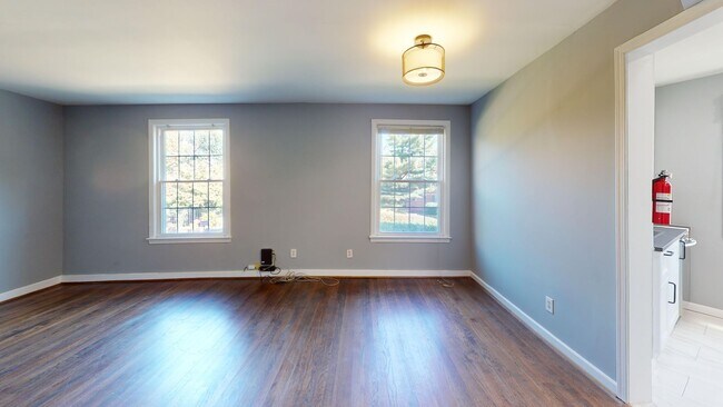 Building Photo - Newly Updated Silver Spring Three Bedroom ...