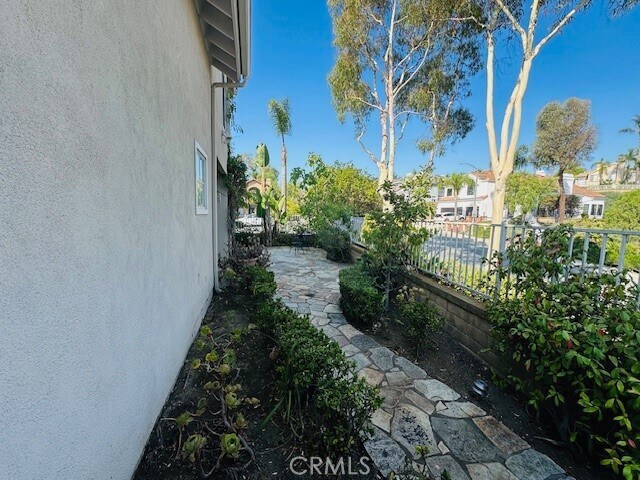 Building Photo - 26562 White Oaks Dr