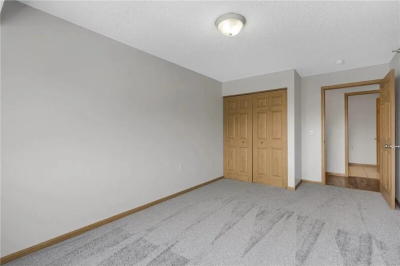 Building Photo - 1321 Lake Dr W