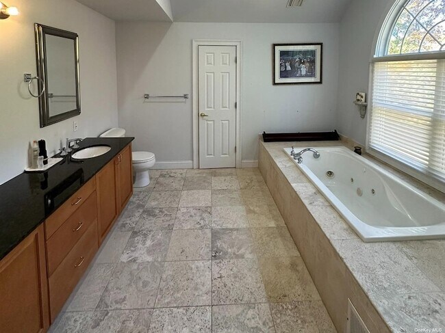 Building Photo - 57A Hillwood Dr