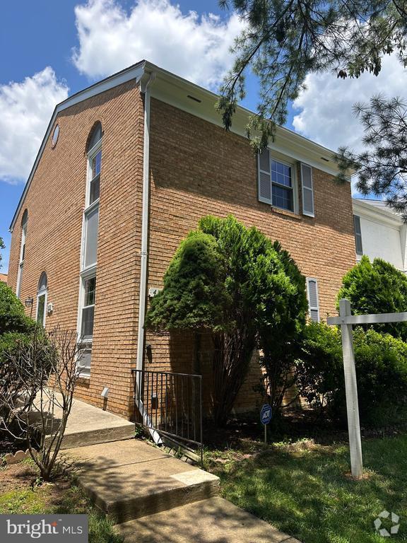 Building Photo - 4524 Pinecrest Heights Dr