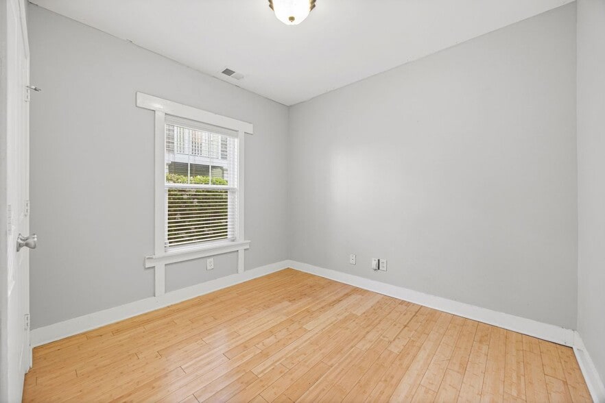 Building Photo - 1733 Matheson Ave