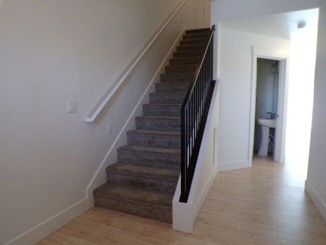 Building Photo - Huckleberry Townhomes