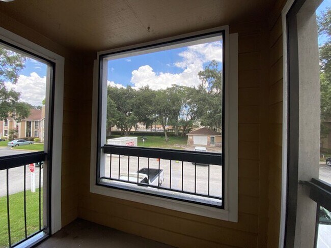 Building Photo - 2 BEDROOM 2 BATHROOM CONDO FOR RENT / REGE...