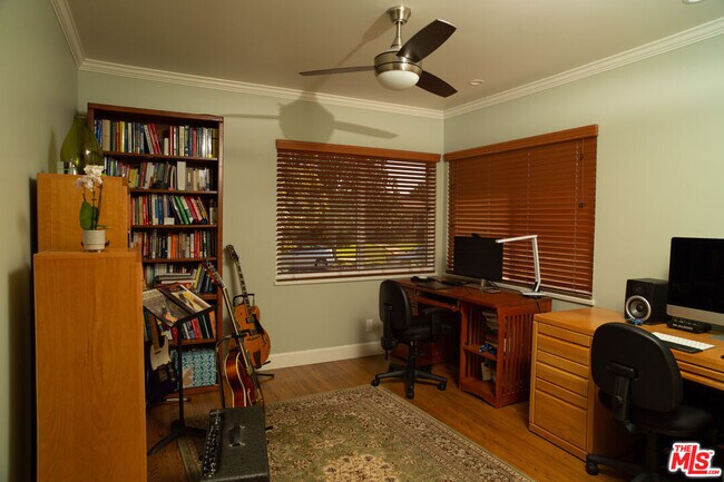 Building Photo - 5258 Thornburn St