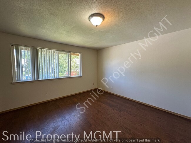 Building Photo - 8826 SE Lafayette St