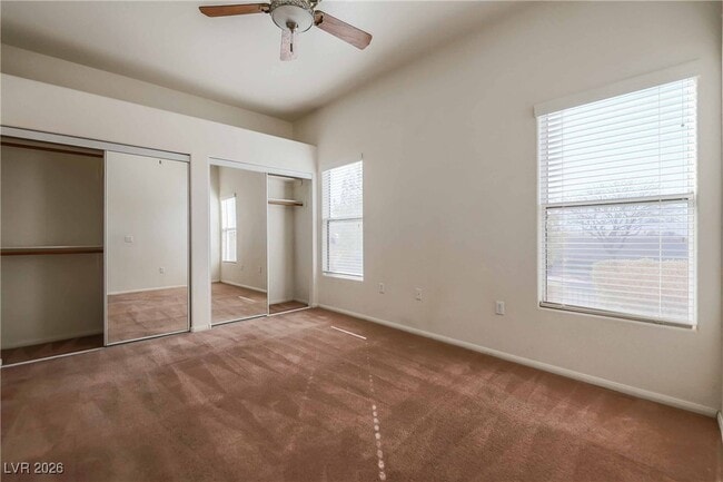 Building Photo - 2305 W Horizon Ridge Pkwy