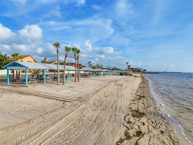 Building Photo - 4044 Headsail Dr