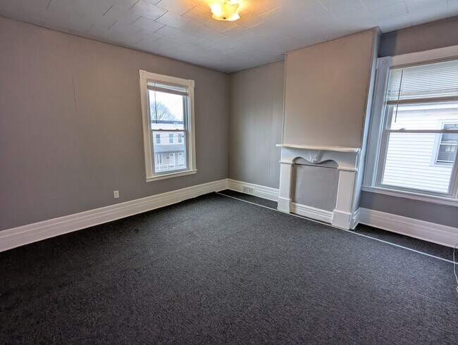 Building Photo - 33 Central Ave