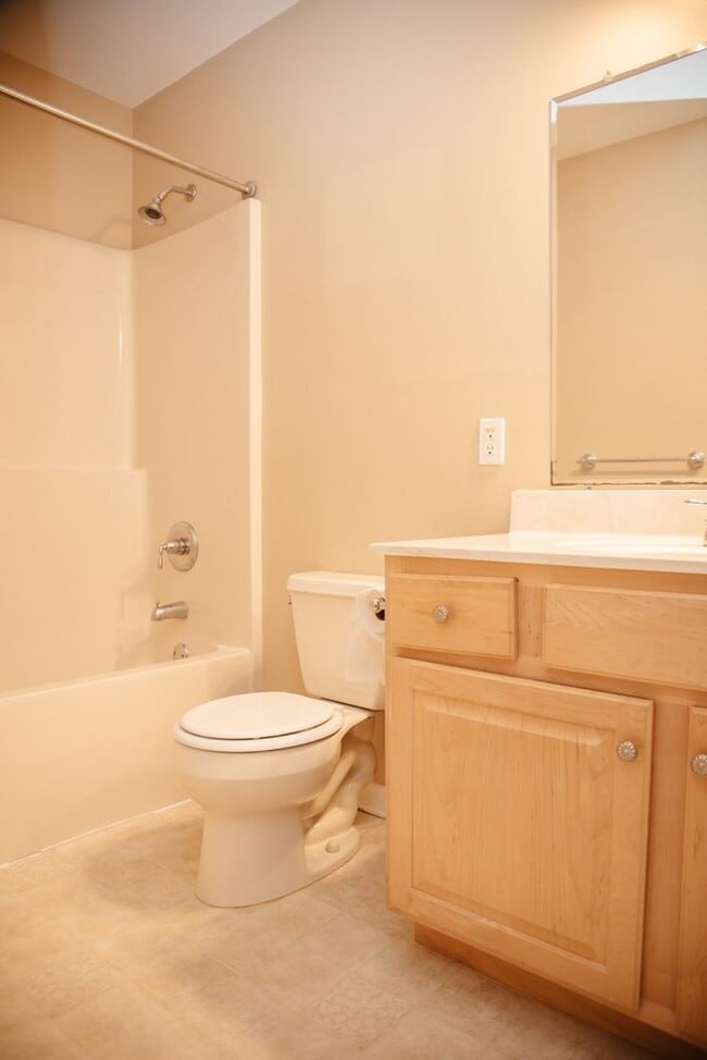 Building Photo - 465 Sunday Dr