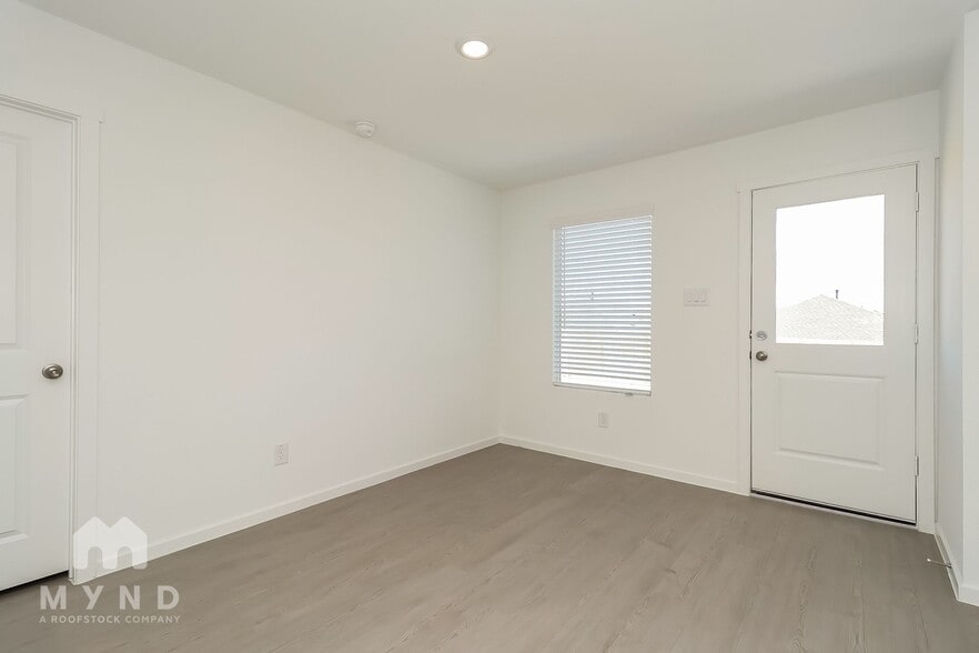 Building Photo - 2753 Ctr Crk Ln