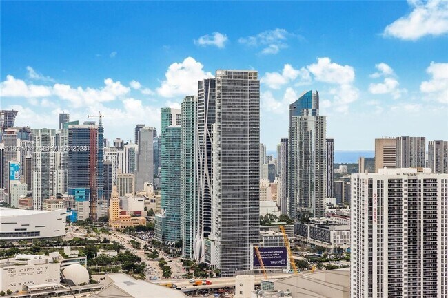 Building Photo - 488 NE 18th St