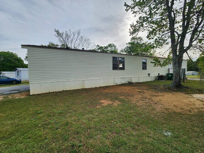 Building Photo - 491 Chapman Rd