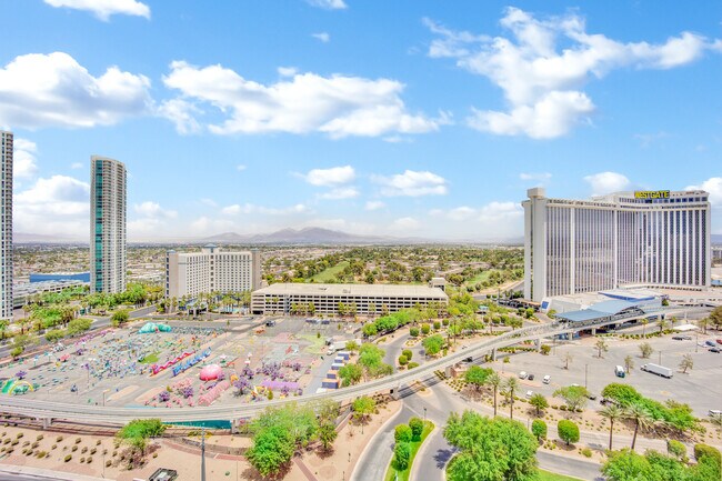 Building Photo - 2777 Paradise Rd