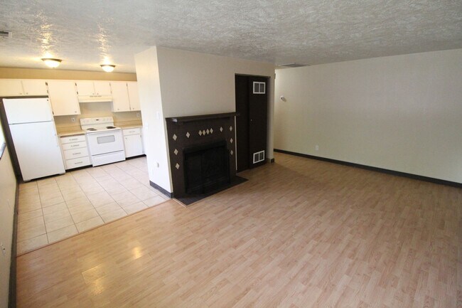 Building Photo - 1205 N Cook St