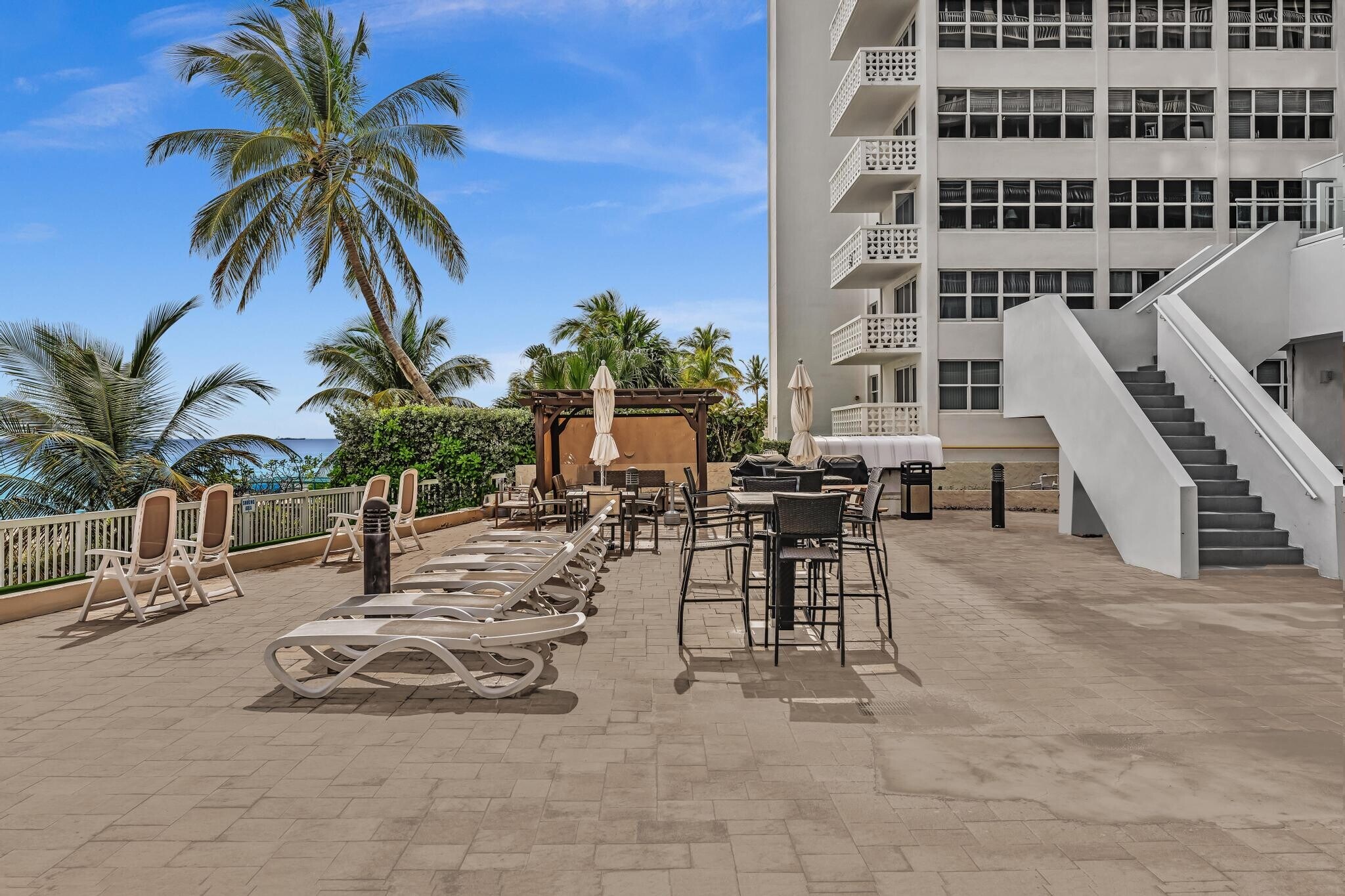 Building Photo - 4020 Galt Ocean Dr