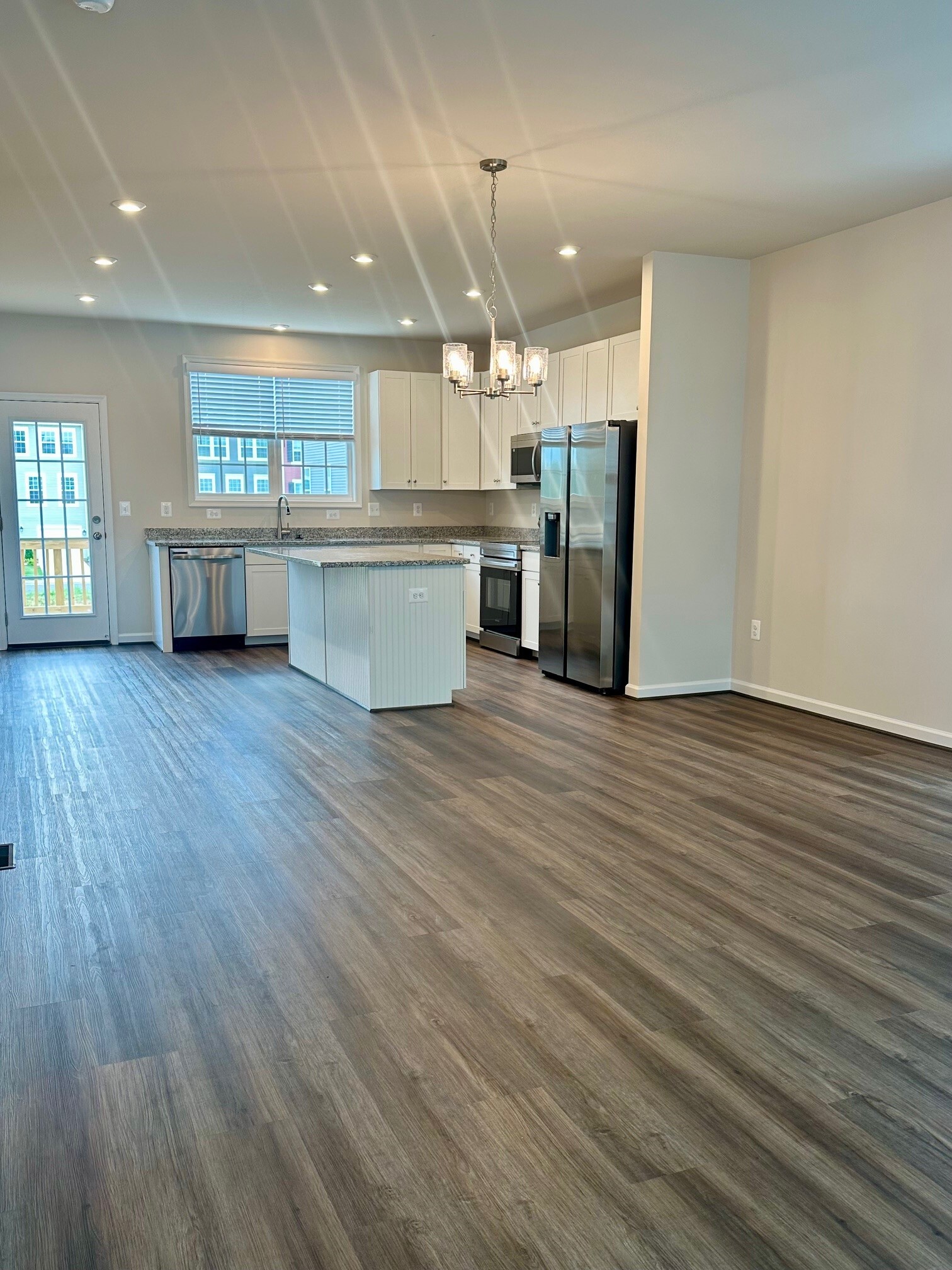 Building Photo - 349 Willowshire Ct