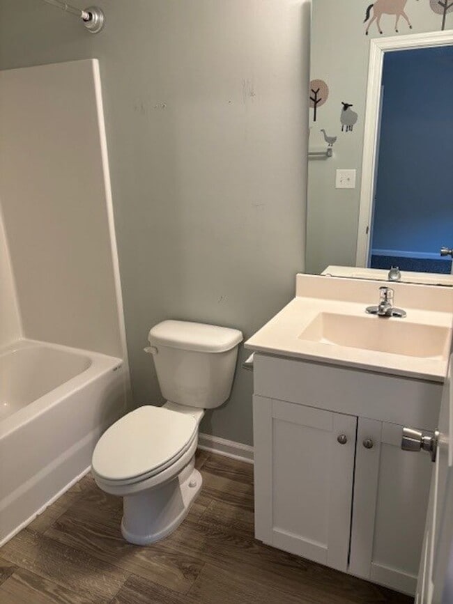 Building Photo - Beautiful 2 bedroom, 2.5 bath townhome Holly Ridge - Buckhorn Community