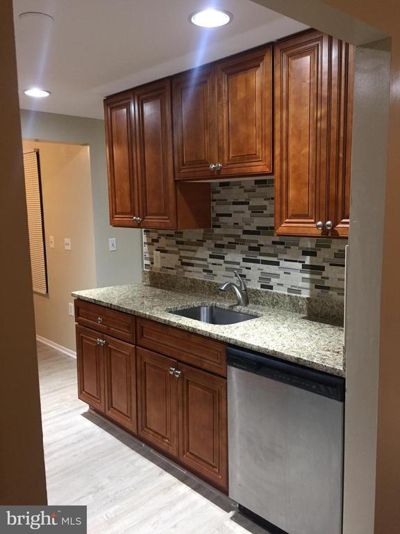 Building Photo - 18050 Chalet Dr